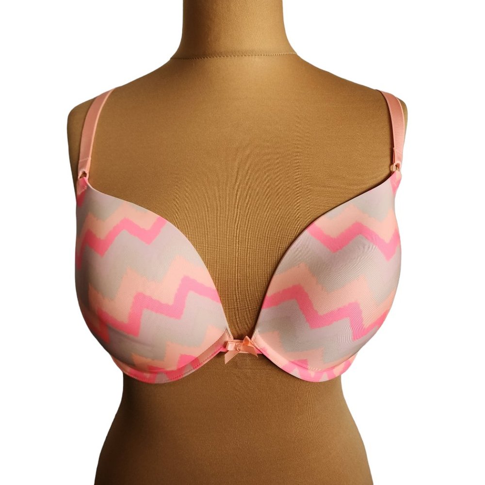 Preowned with Tags Victoria's Secret Womens Push Up Underwire Bra Size 38D